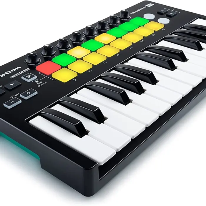 novation-launchkey-mini-mk2-keyboard-midi-keyboards204-1