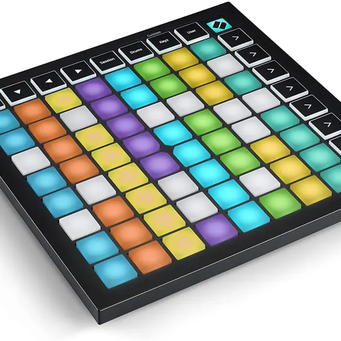 novation-launchpad-mini-mk3-midi-keyboards202-1