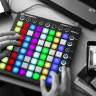 novation-launchpad-mk2-midi-keyboards202-1
