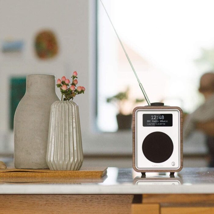 ruark-audio-r1-mk3-rich-walnut-hifi-speakers204