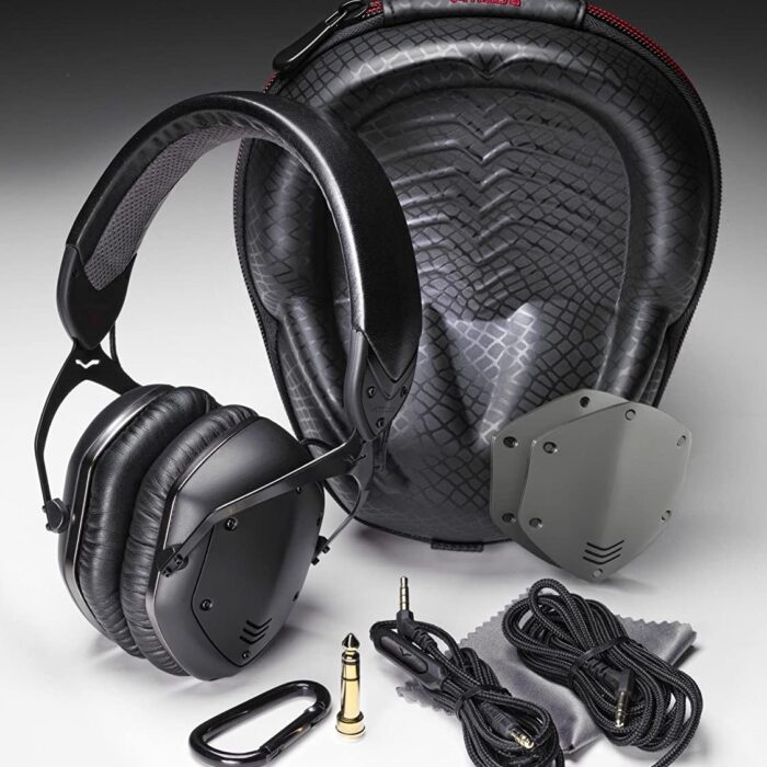 vmoda-lp2-matte-black-headphones-accessories-2