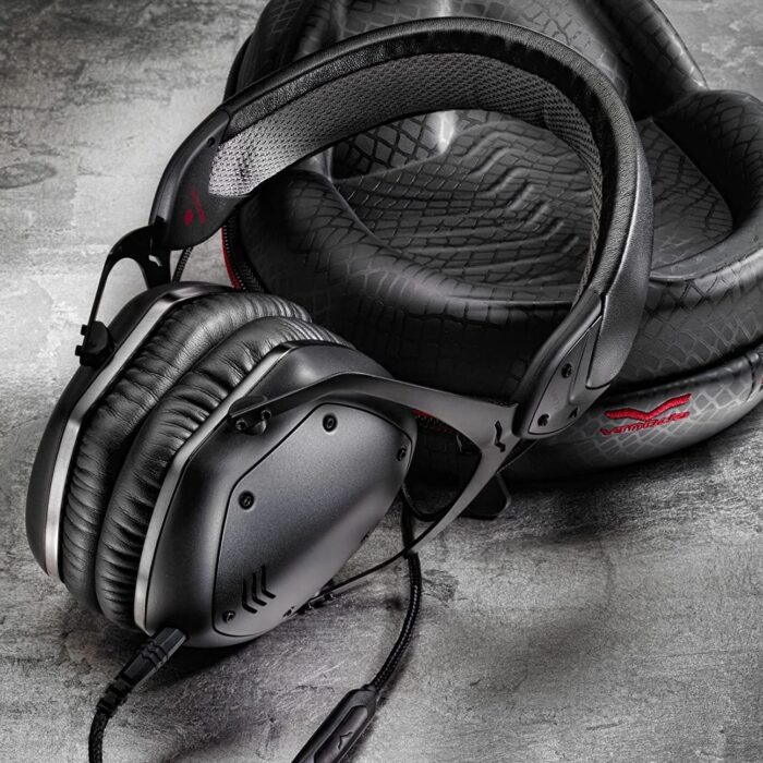 vmoda-lp2-matte-black-headphones-accessories-3